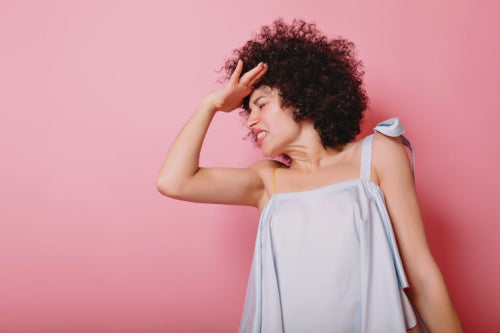 Managing Curly or Textured Hair During Periods of Thinning