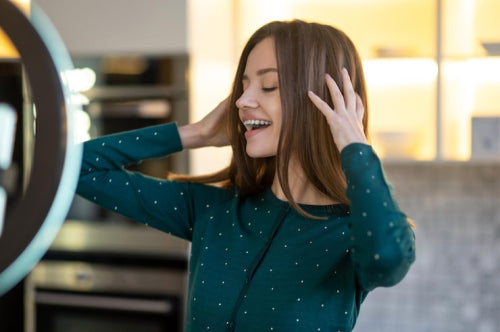 The Importance of Light Pressure in Detangling to Preserve Hair Health