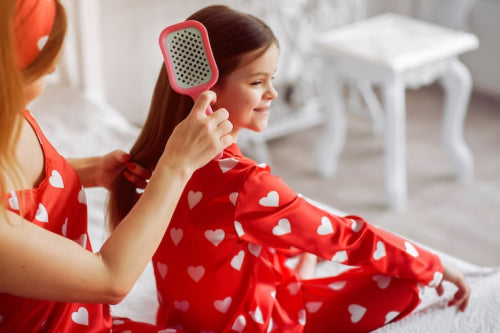 How to Choose a Hair Brush for Children